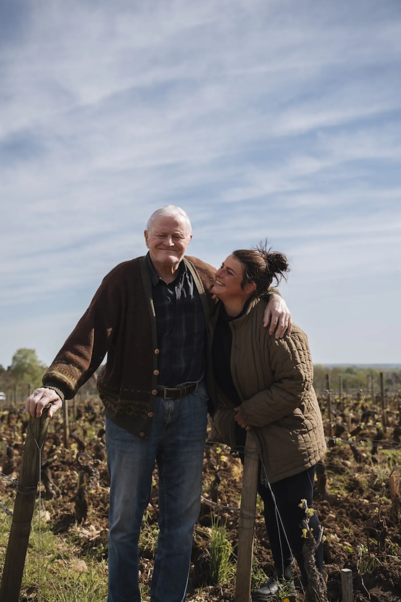 François Raquillet et sa fille Jeanne dans les vignes du domaine à Mercurey